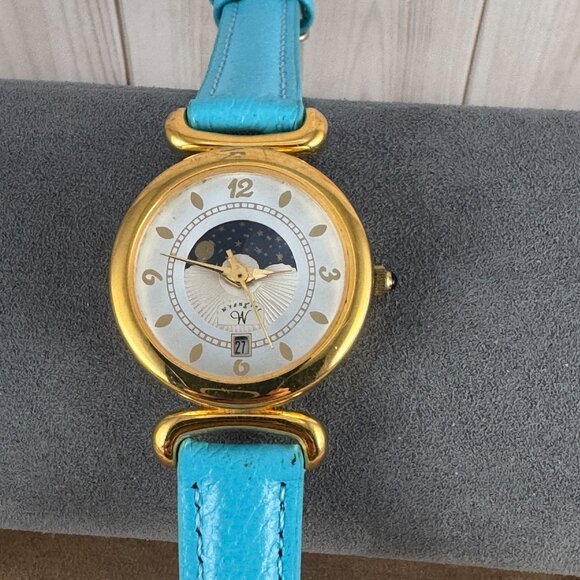 Vintage Wrangler Moonphase Gold Tone Watch with Date - Picture 3 of 9